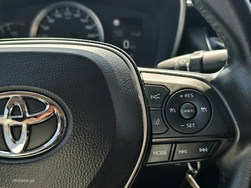 Toyota Corolla E210 24