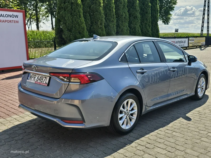 Toyota Corolla E210 5