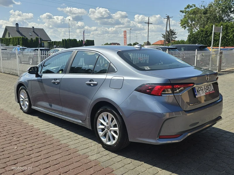 Toyota Corolla E210 7