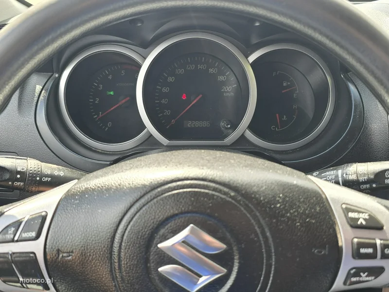 Suzuki Grand Vitara 15