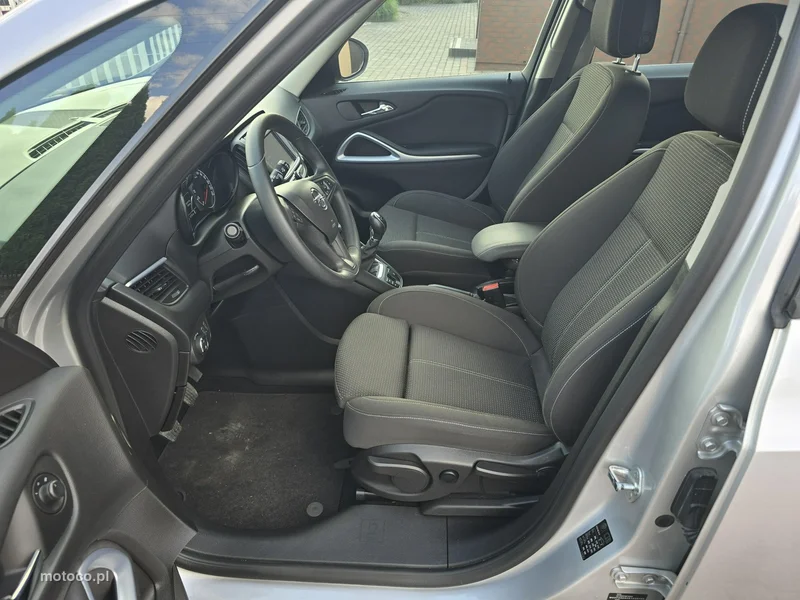 Opel Zafira C Tourer 11