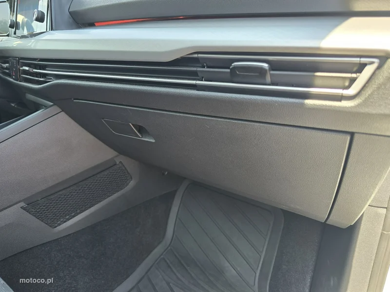 Volkswagen Golf VIII 19