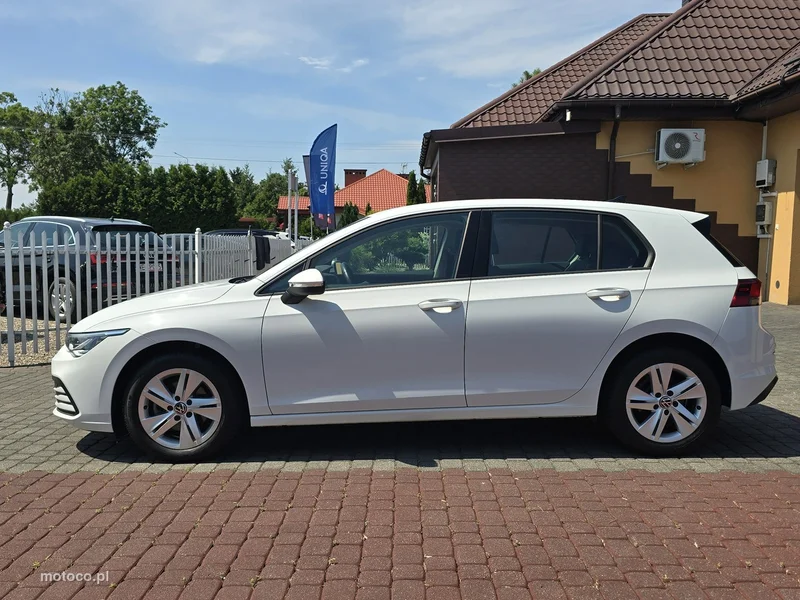 Volkswagen Golf VIII 9