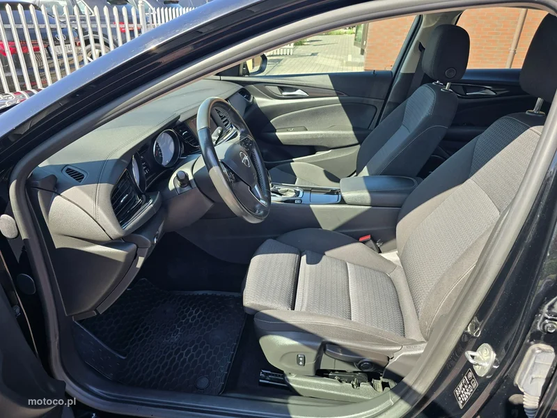 Opel Insignia B 11