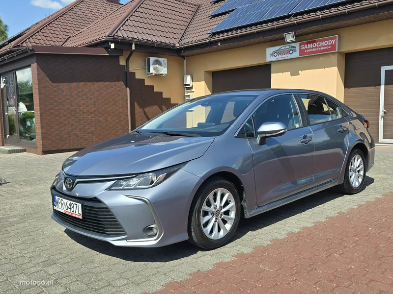 Toyota Corolla E210 32