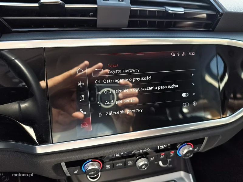 Audi Q3 F3 19