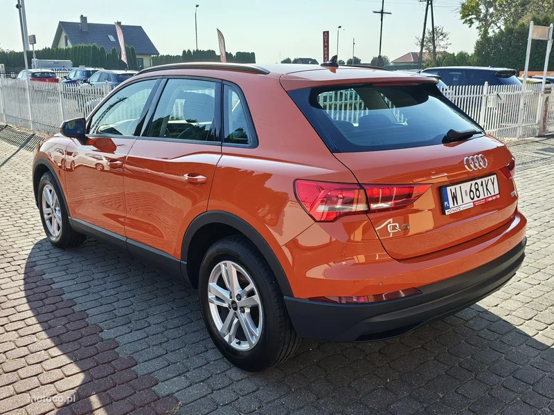Audi Q3 F3 8