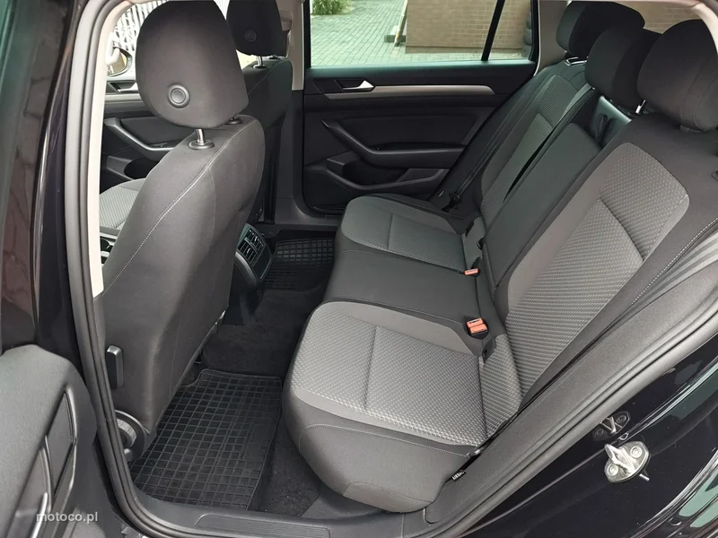 Volkswagen Passat B8 12