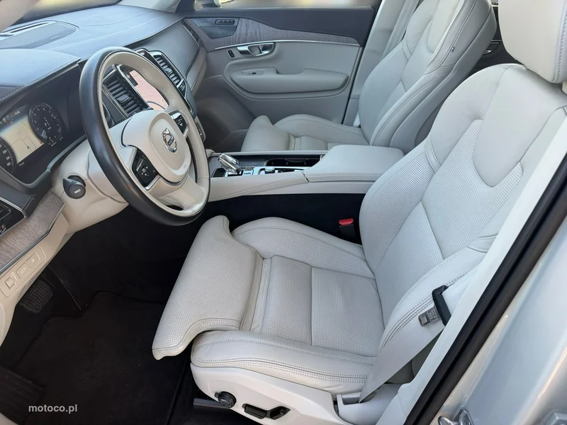 Volvo XC 90 16
