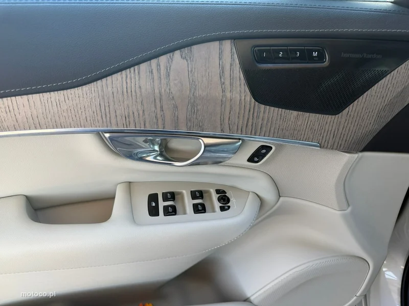Volvo XC 90 17