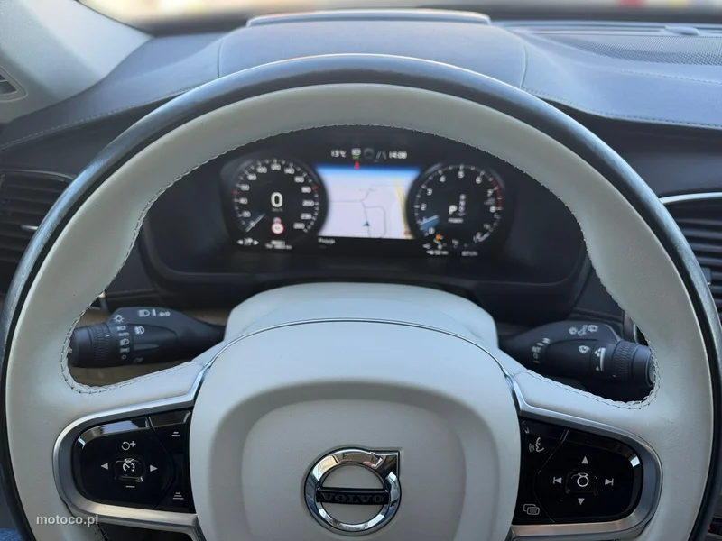 Volvo XC 90 19