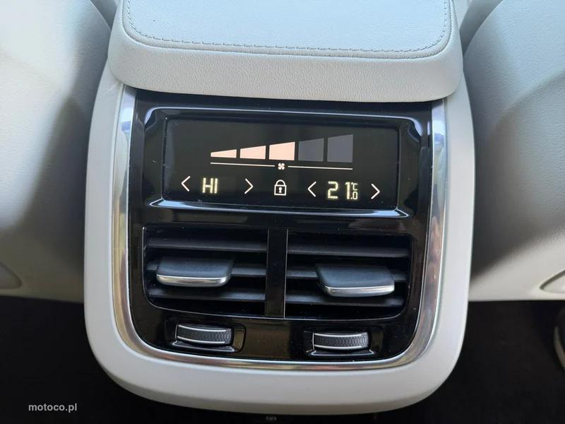 Volvo XC 90 32