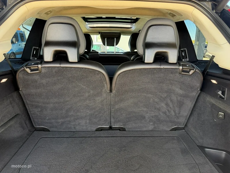 Volvo XC 90 11