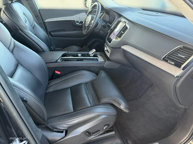 Volvo XC 90 22