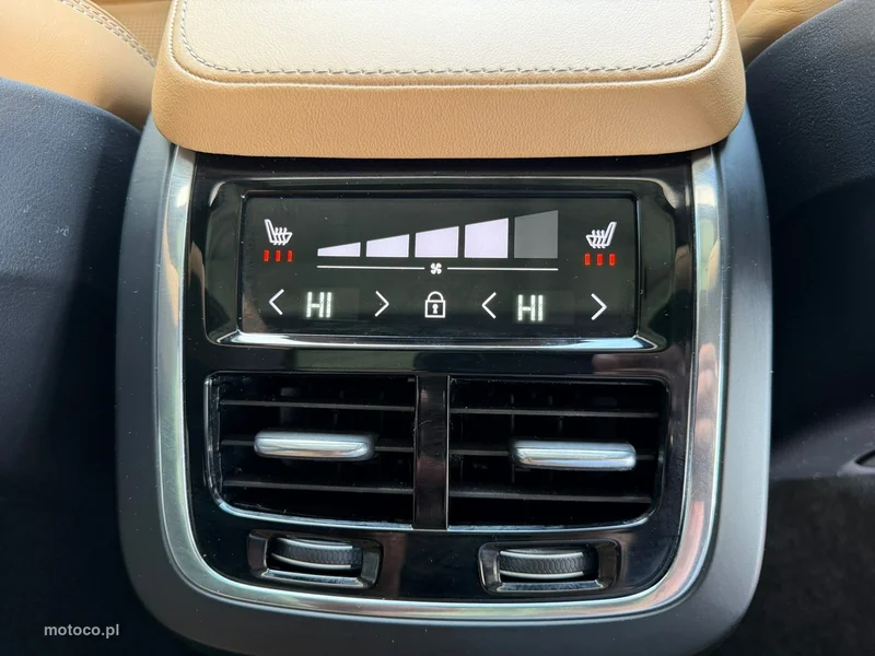 Volvo XC 90 30
