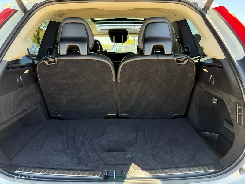 Volvo XC 90 11
