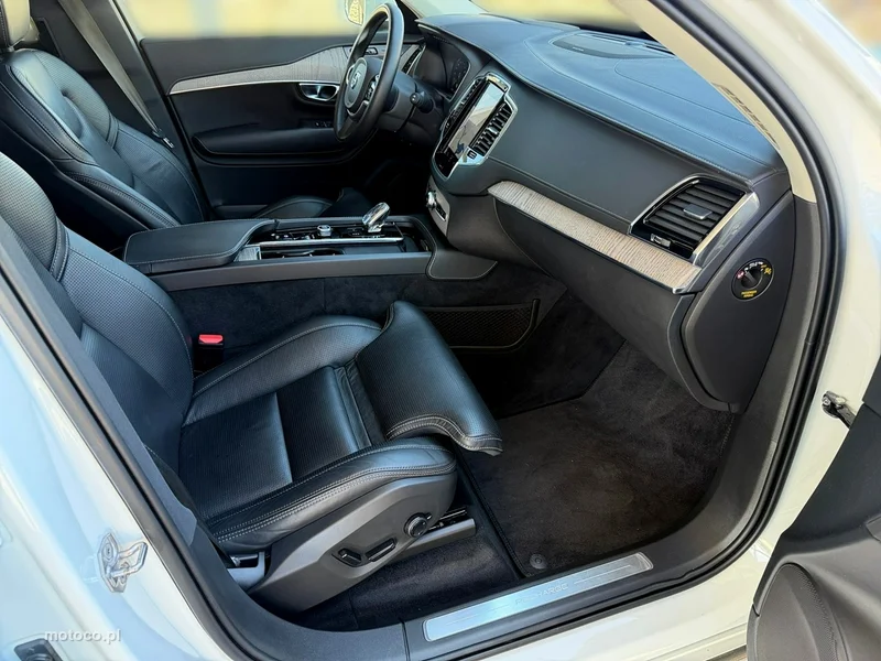 Volvo XC 90 22