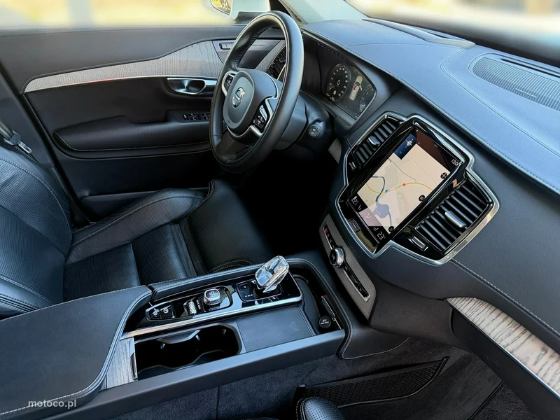 Volvo XC 90 23