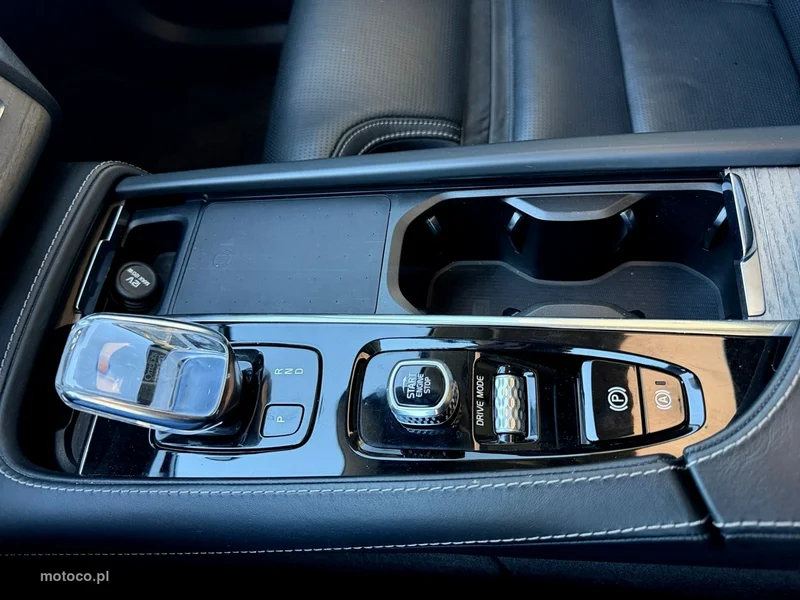 Volvo XC 90 30