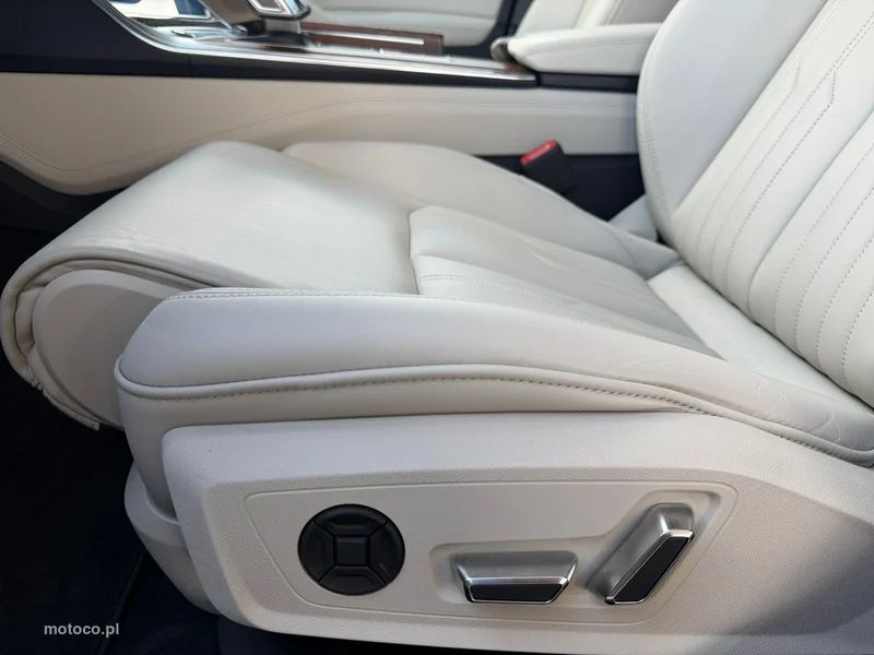 Audi A6 C8 31