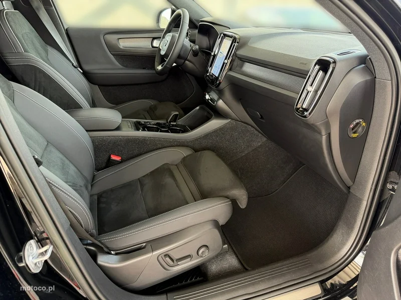 Volvo XC 40 24