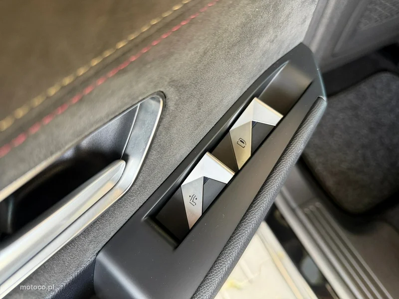 DS Automobiles DS 7 Crossback 24