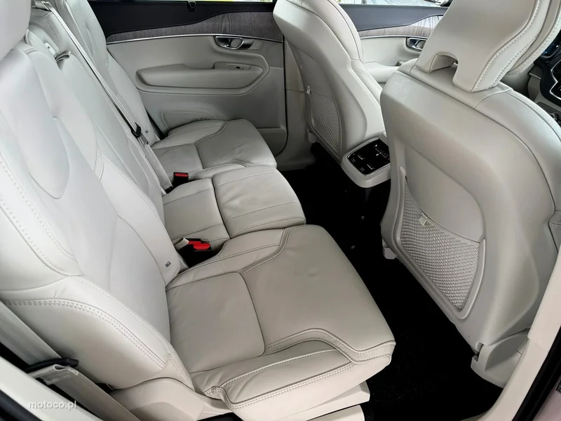 Volvo XC 90 32