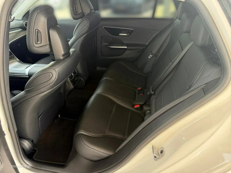Mercedes-Benz Klasa C W206 C 220 23