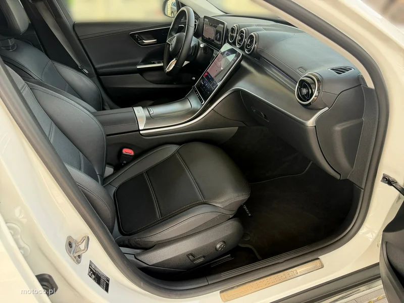 Mercedes-Benz Klasa C W206 C 220 25