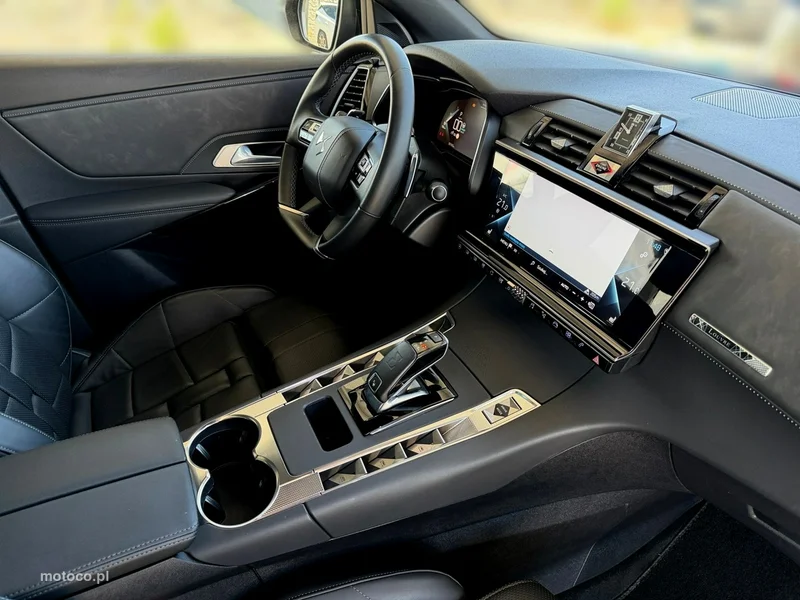 DS Automobiles DS 7 Crossback 24