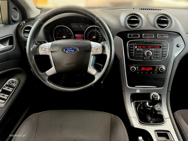 Ford Mondeo V 17