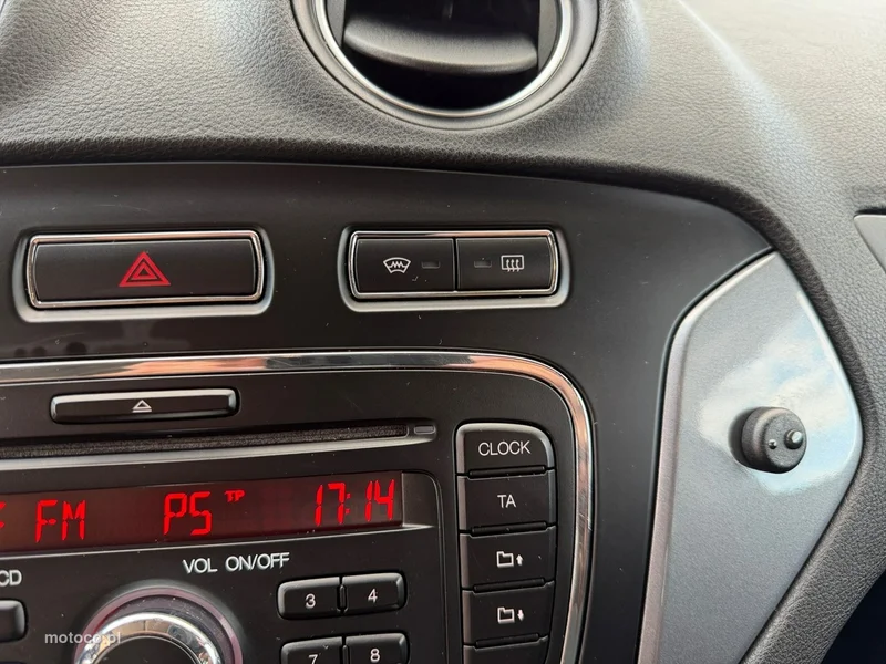 Ford Mondeo V 29