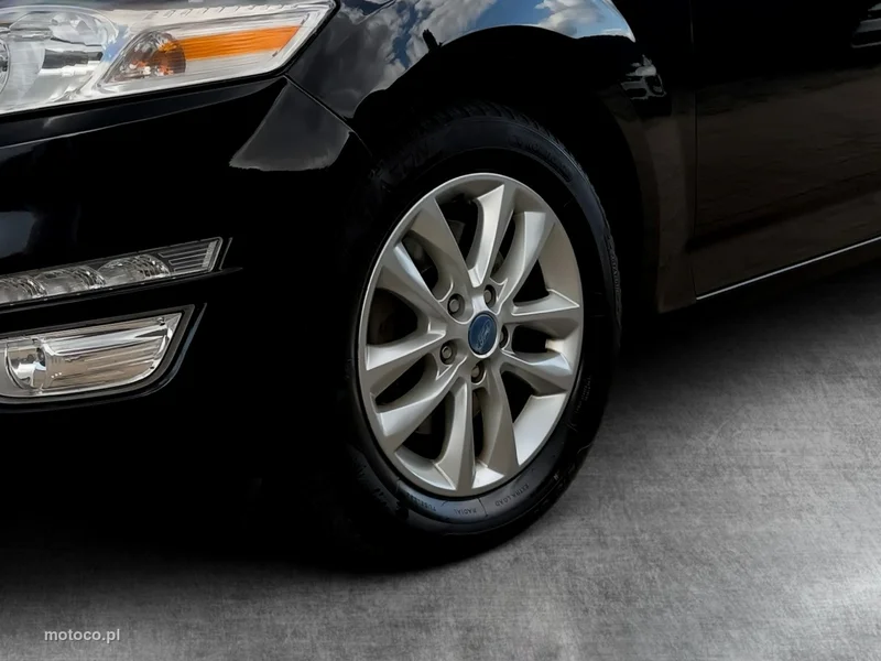 Ford Mondeo V 10