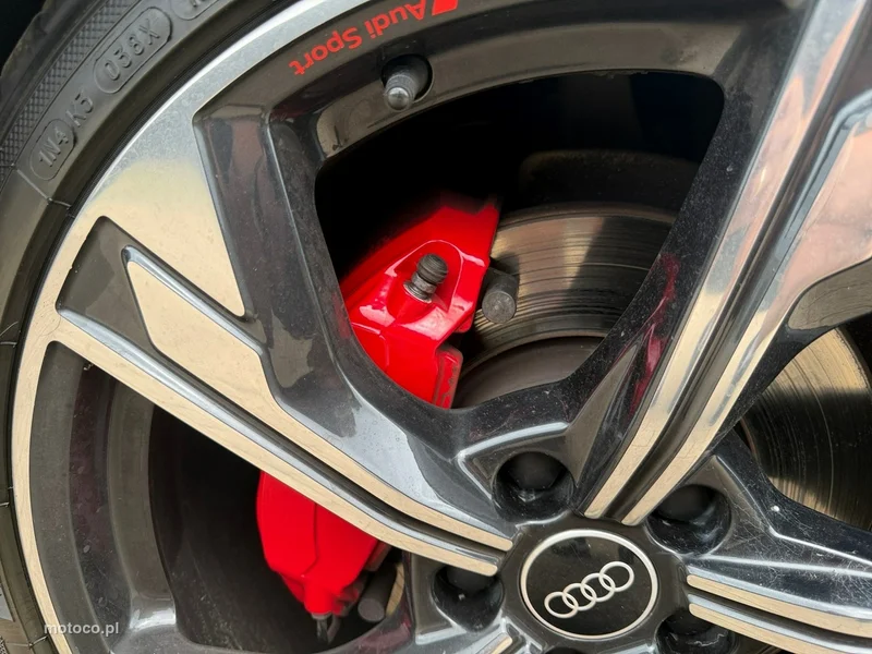 Audi A4 B9 11