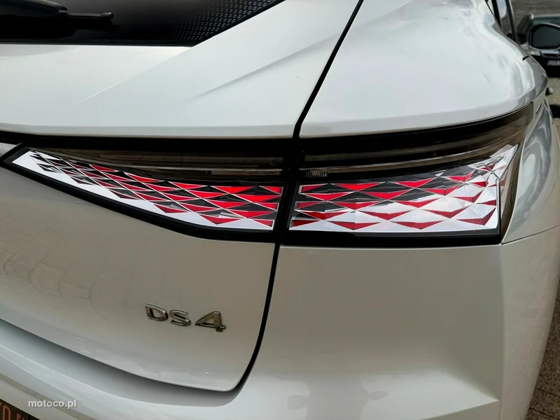 DS Automobiles DS 4 14