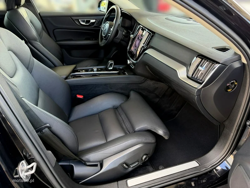 Volvo V60 Cross Country 25