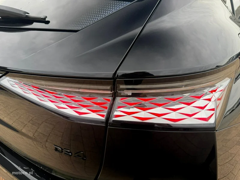 DS Automobiles DS 4 12