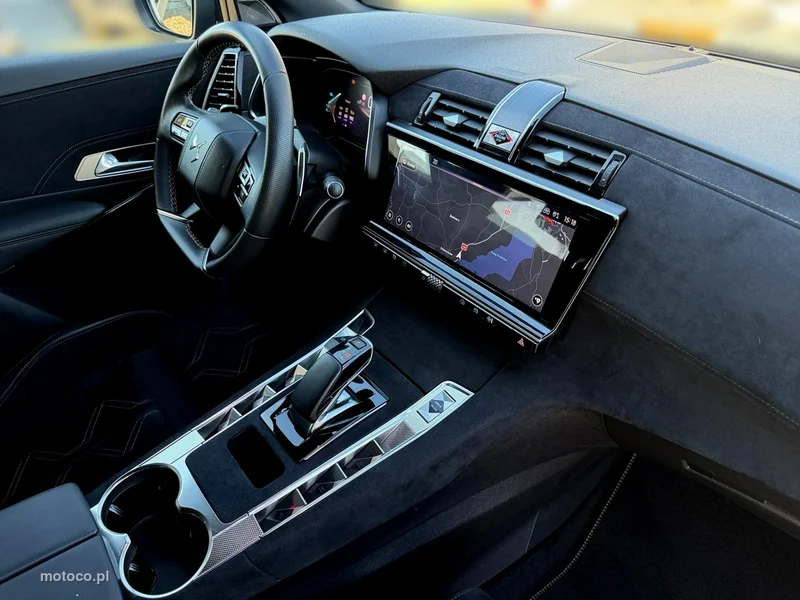 DS Automobiles DS 7 Crossback 24