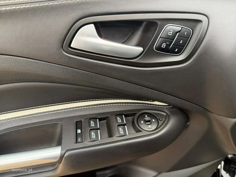 Ford Kuga II 17