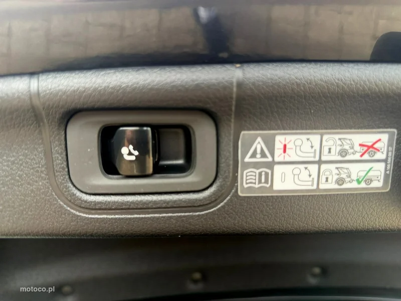 Mercedes-Benz Klasa C W206 C 220 13