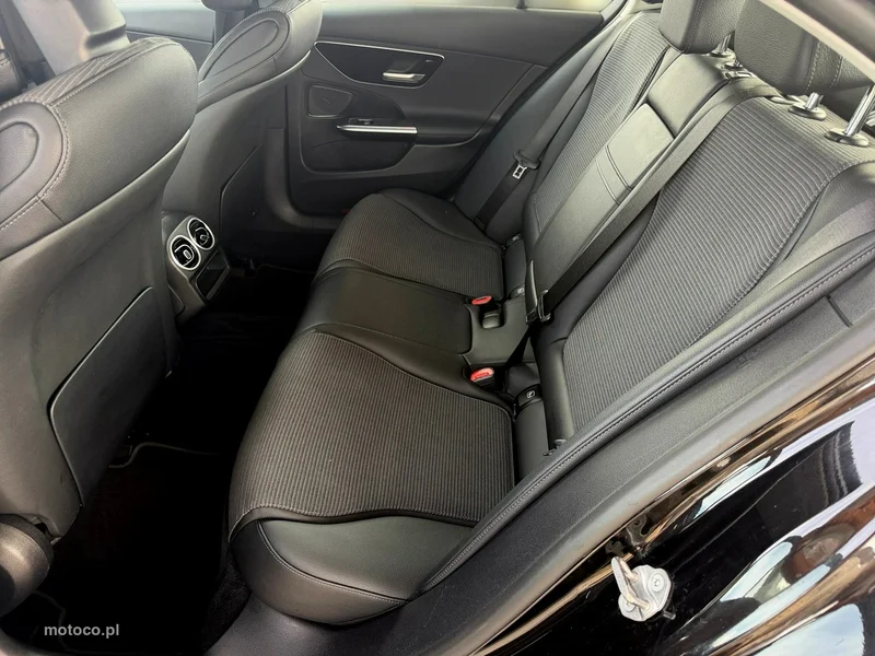 Mercedes-Benz Klasa C W206 C 220 23