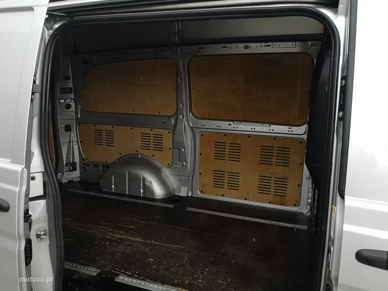 Mercedes-Benz Vito 6