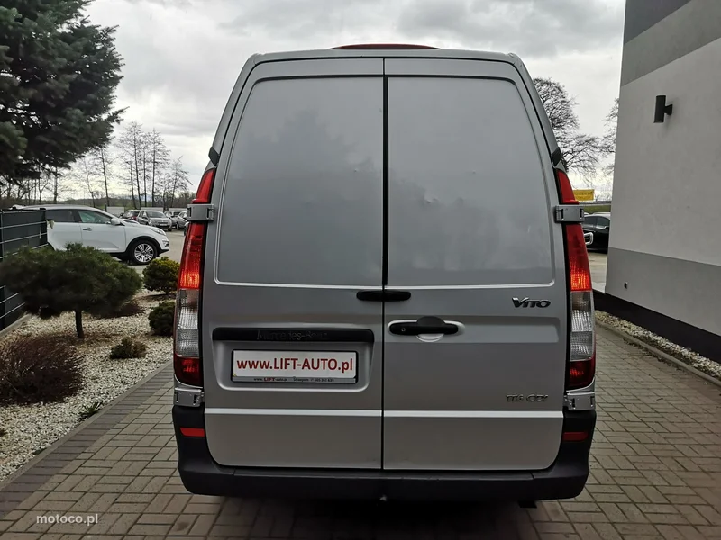 Mercedes-Benz Vito 8
