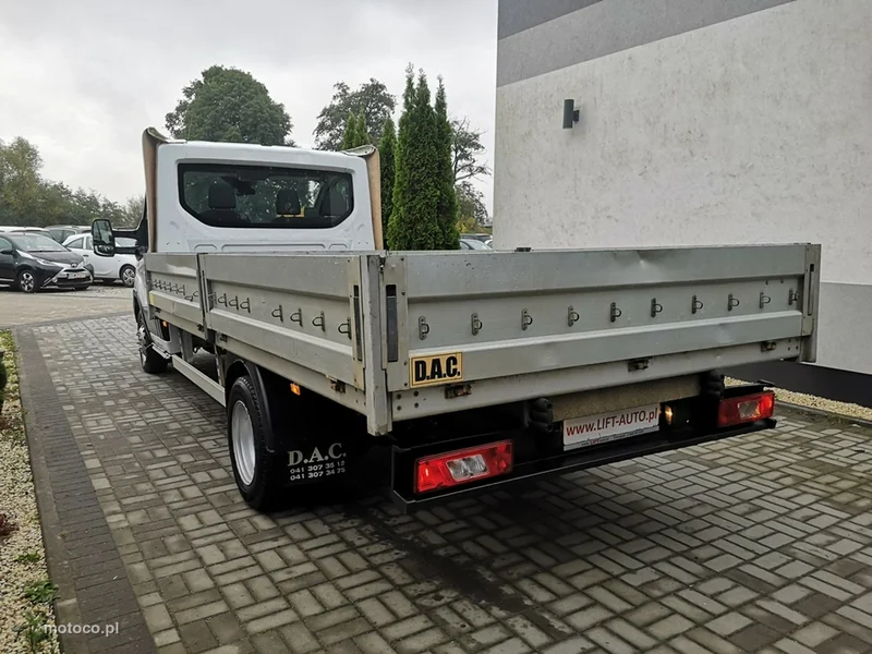 Ford Transit 8