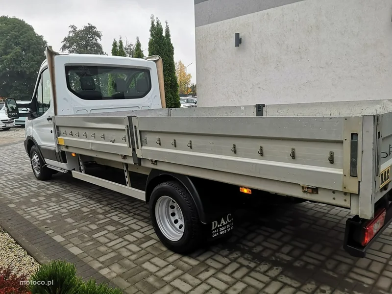 Ford Transit 9