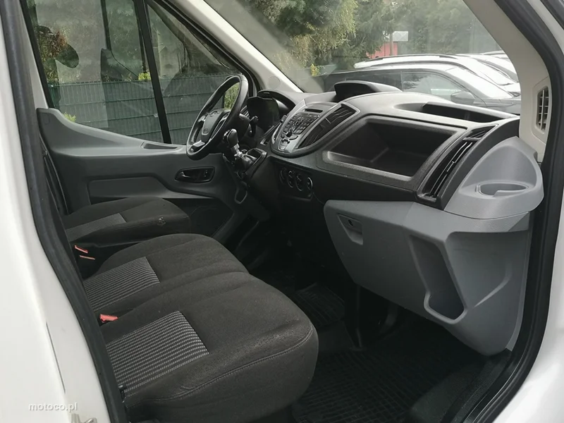 Ford Transit 19