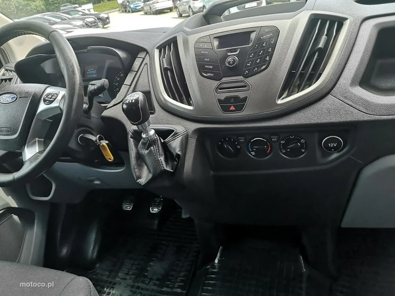 Ford Transit 19