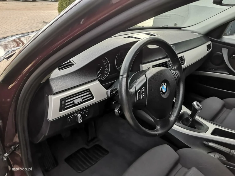 BMW Seria 3 E90 318 12