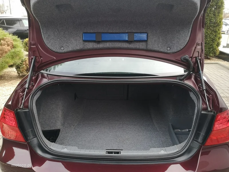 BMW Seria 3 E90 318 21