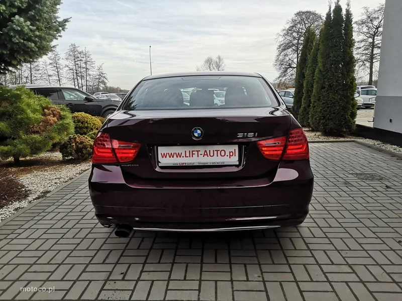 BMW Seria 3 E90 318 7
